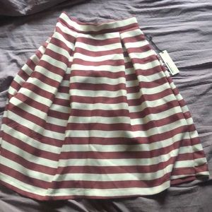 Pleaded Midi skirt with pockets!